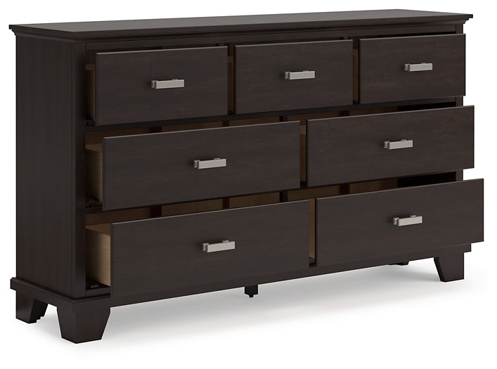 Covetown King Panel Bed with Dresser